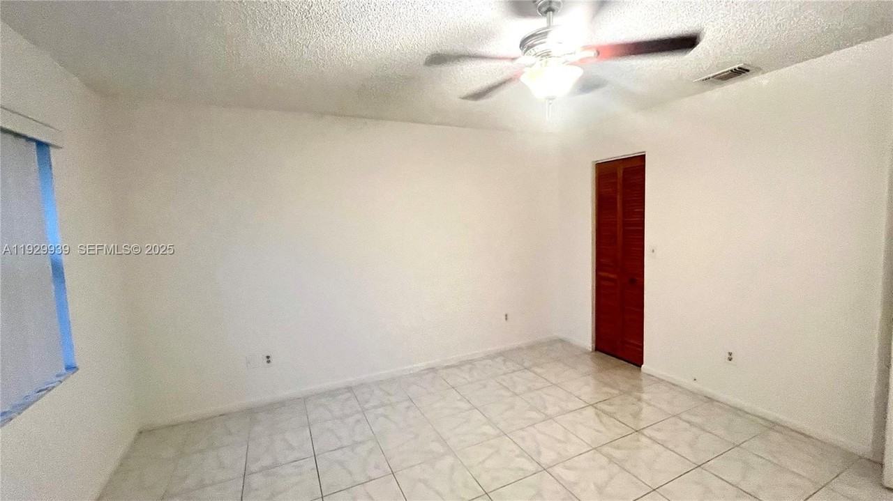 851 Northeast 207th Lane #204-13 - Photo 6 of 18