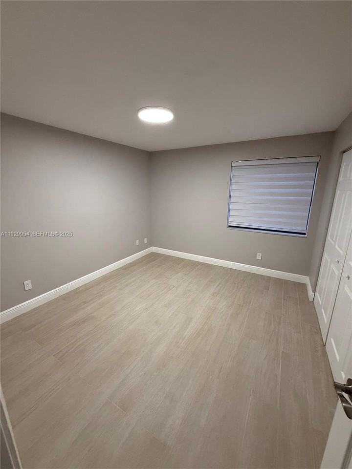 11933 Northwest 11th Street #11933 - Photo 5 of 13