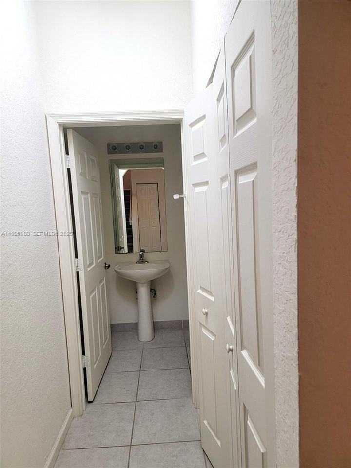 2513 Stockbridge Square Southwest - Photo 6 of 32