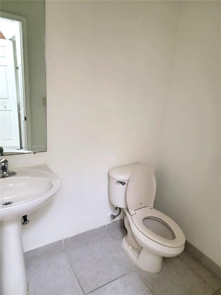 2513 Stockbridge Square Southwest - Photo 7 of 32