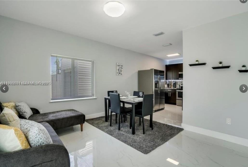 1526 Ne 110th St #B - Photo 6 of 15