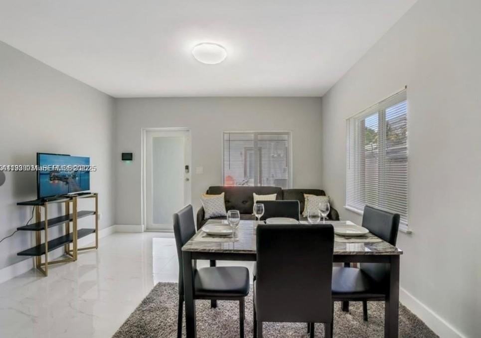 1526 Ne 110th St #B - Photo 7 of 15