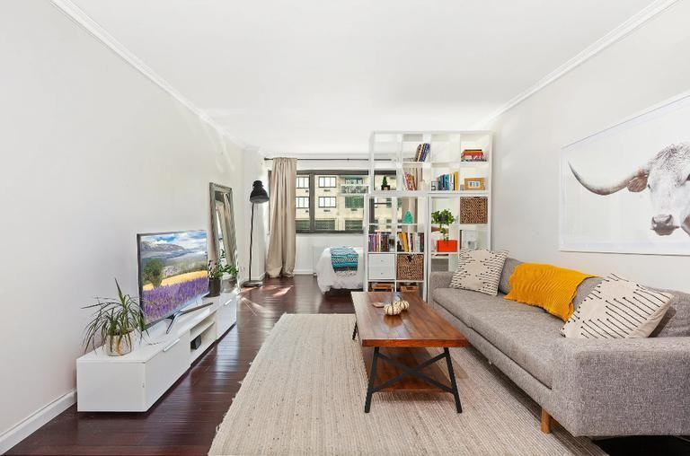 165 East 32nd Street - Photo 2 of 6