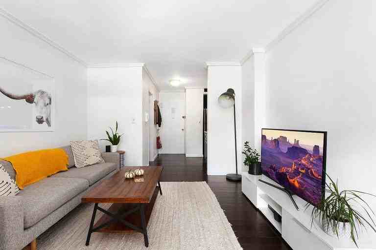 165 East 32nd Street - Photo 4 of 6