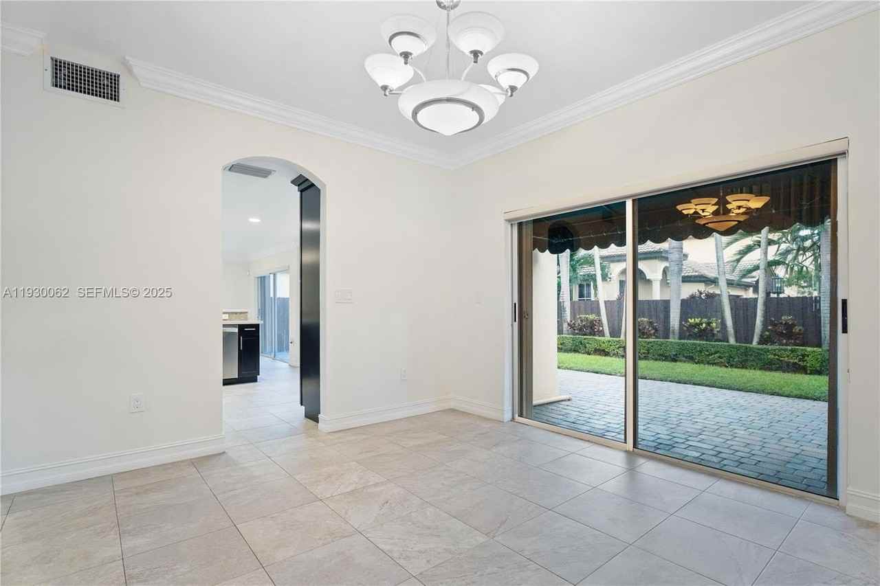 11071 Northwest 47th Lane #0 - Photo 7 of 48