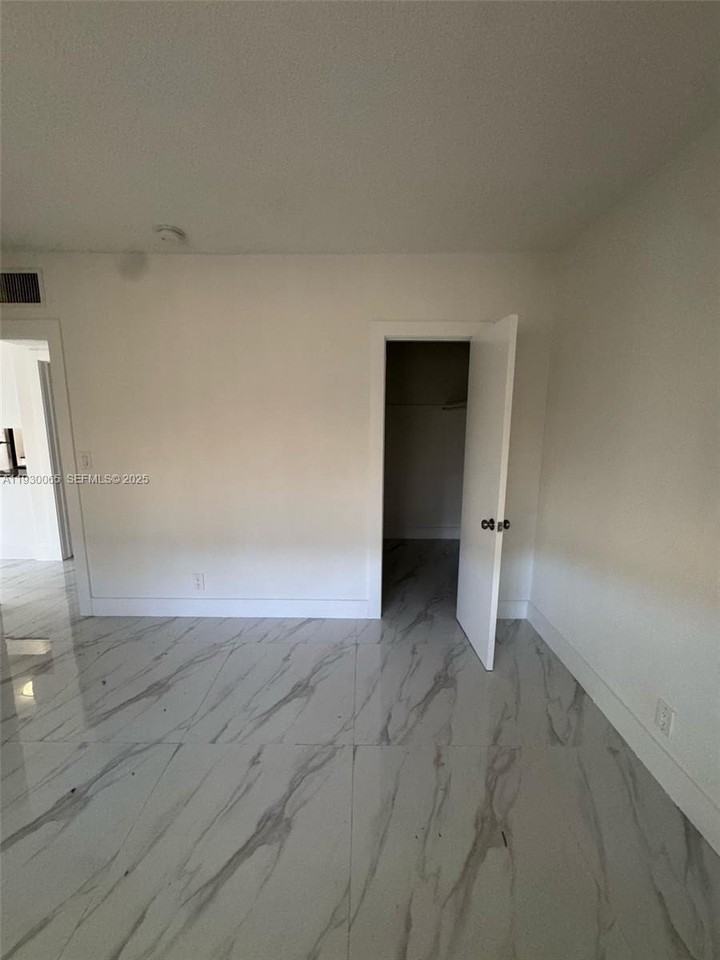 5731 Northeast 18th Avenue #4 - Photo 6 of 13