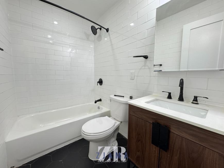 2322 Bedford Avenue - Photo 3 of 5
