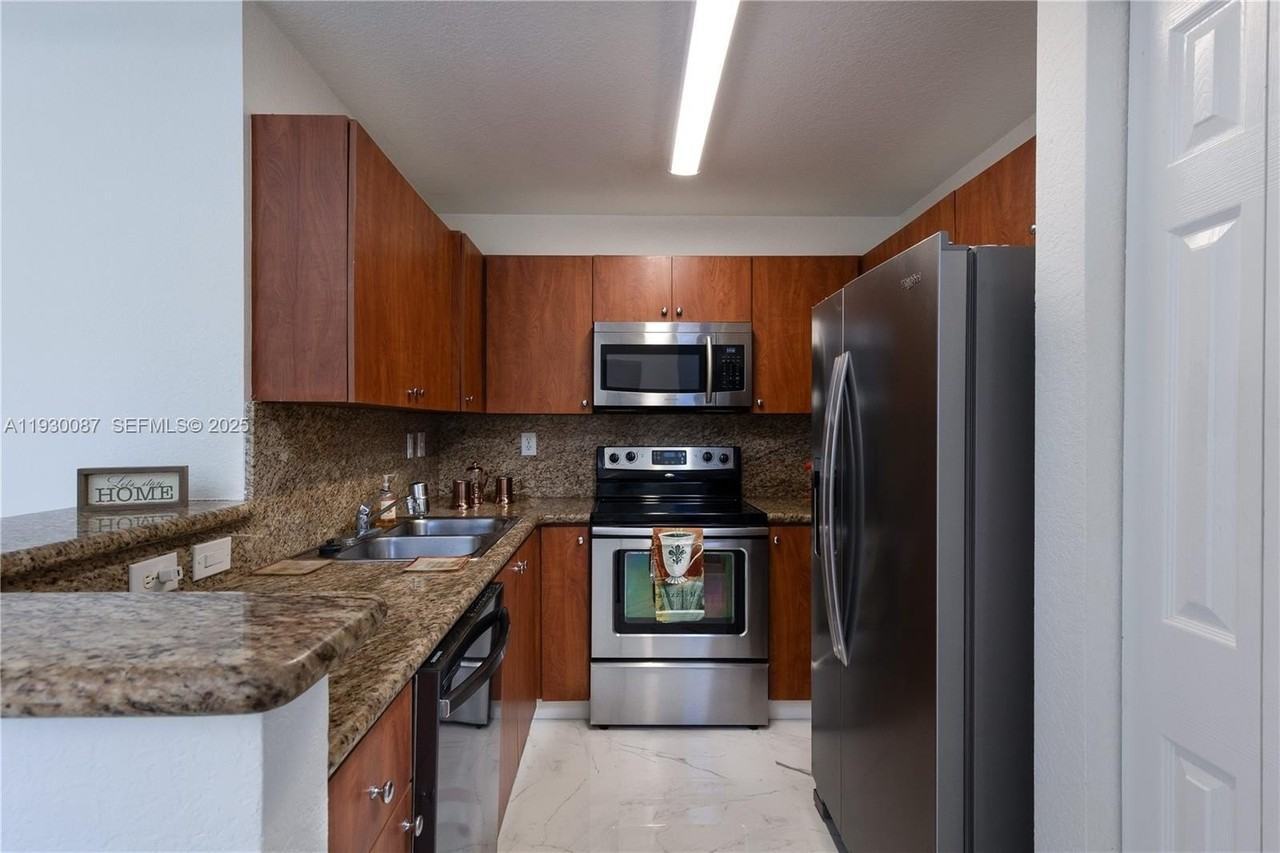 1009 Sw 144th Ave #2701 - Photo 6 of 36