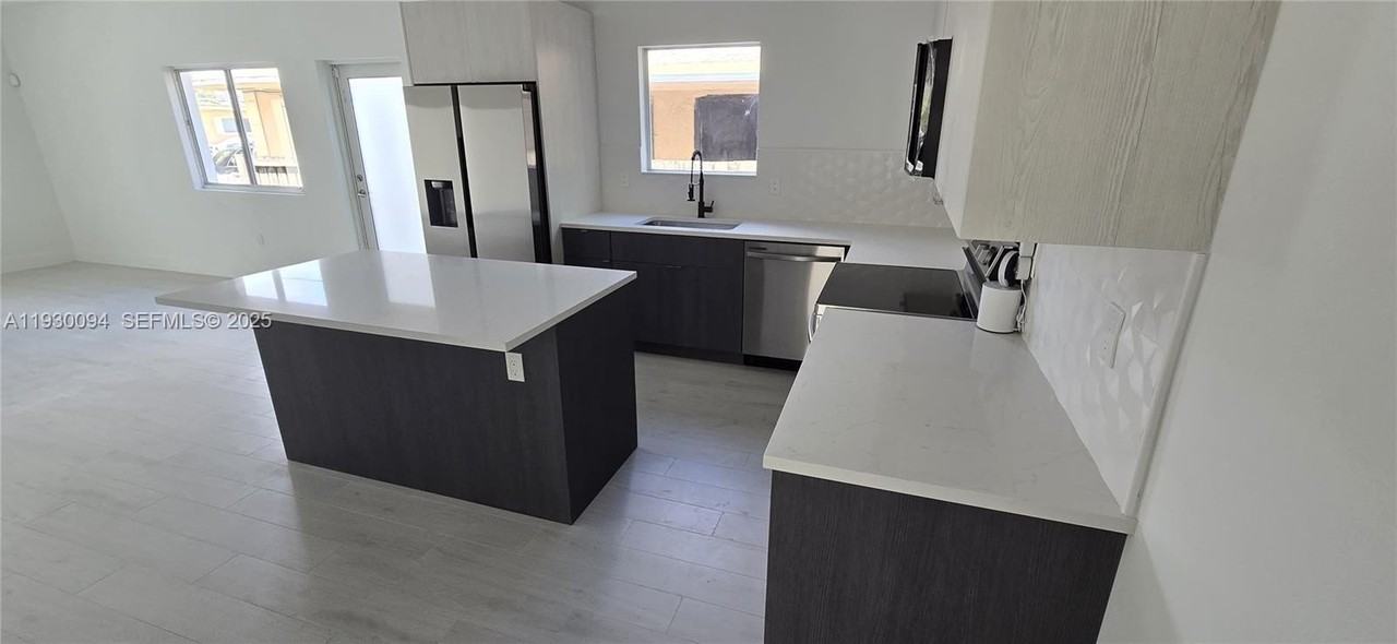 6820 Nw 6th Ct - Photo 3 of 15