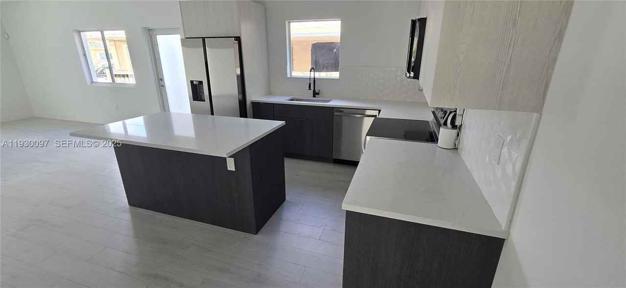 6821 Northwest 6th Court #0 - Photo 5 of 13