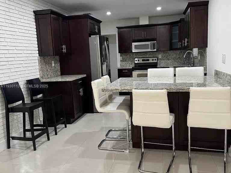 16401 Southwest 100th Court - Photo 4 of 12