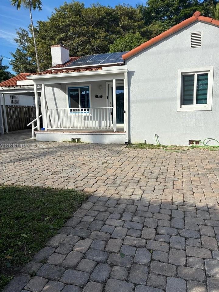 1757 Southwest 24th Terrace - Photo 2 of 40