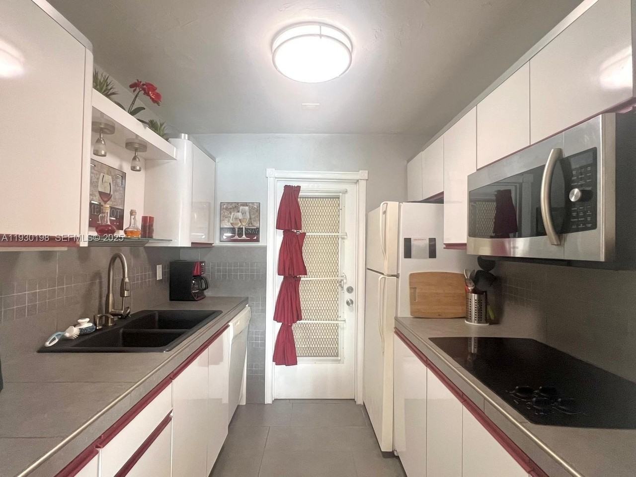 2200 Diana Drive #306 - Photo 4 of 26