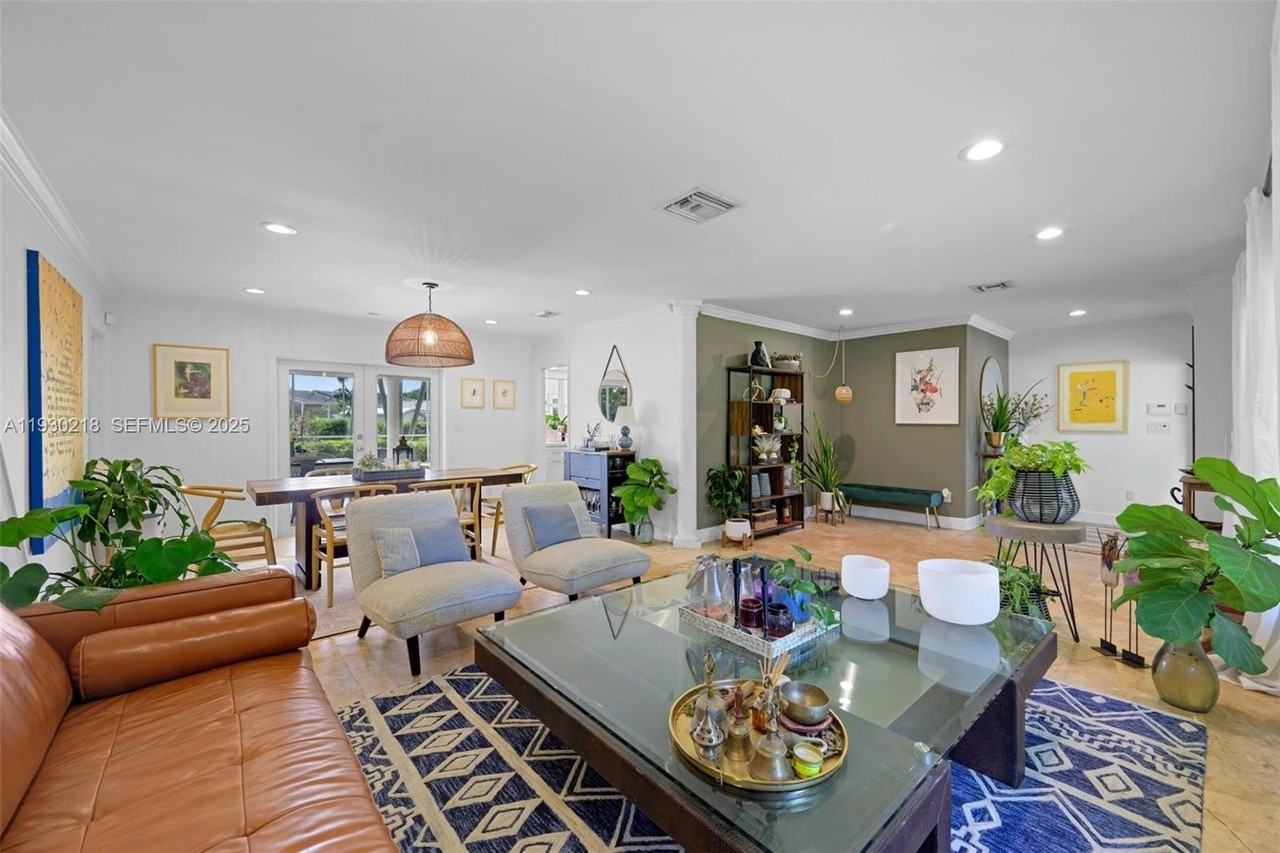 8330 Southwest 171st Street - Photo 4 of 40