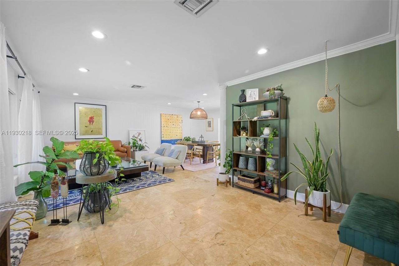 8330 Southwest 171st Street - Photo 7 of 40