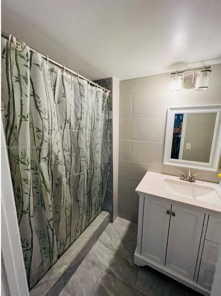 851 Ne 207th Ter #6-103 - Photo 4 of 15