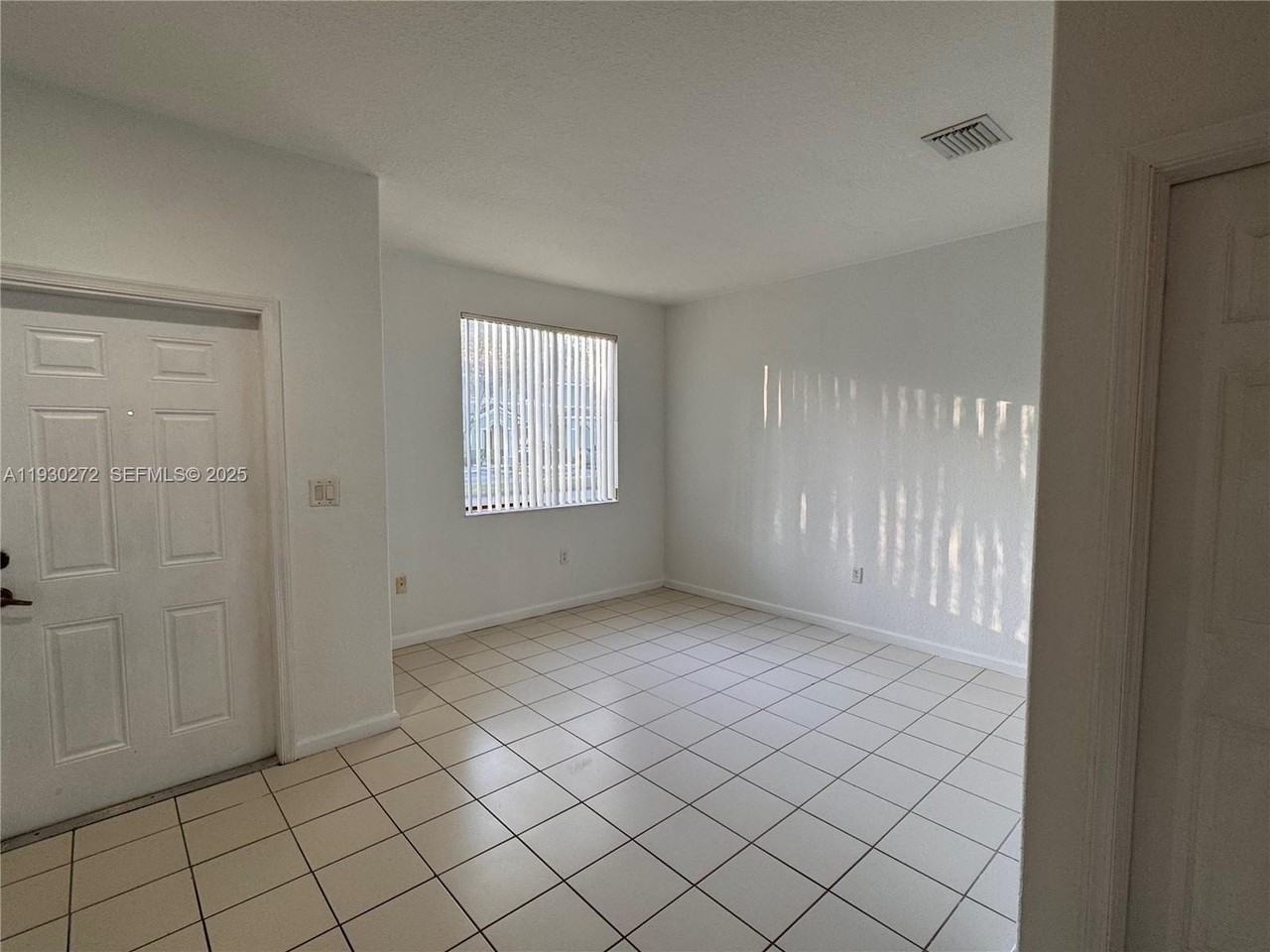 2525 Se 15th Pl #194 - Photo 2 of 16