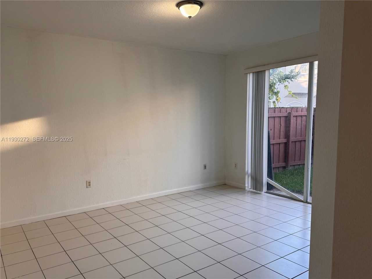 2525 Se 15th Pl #194 - Photo 5 of 16