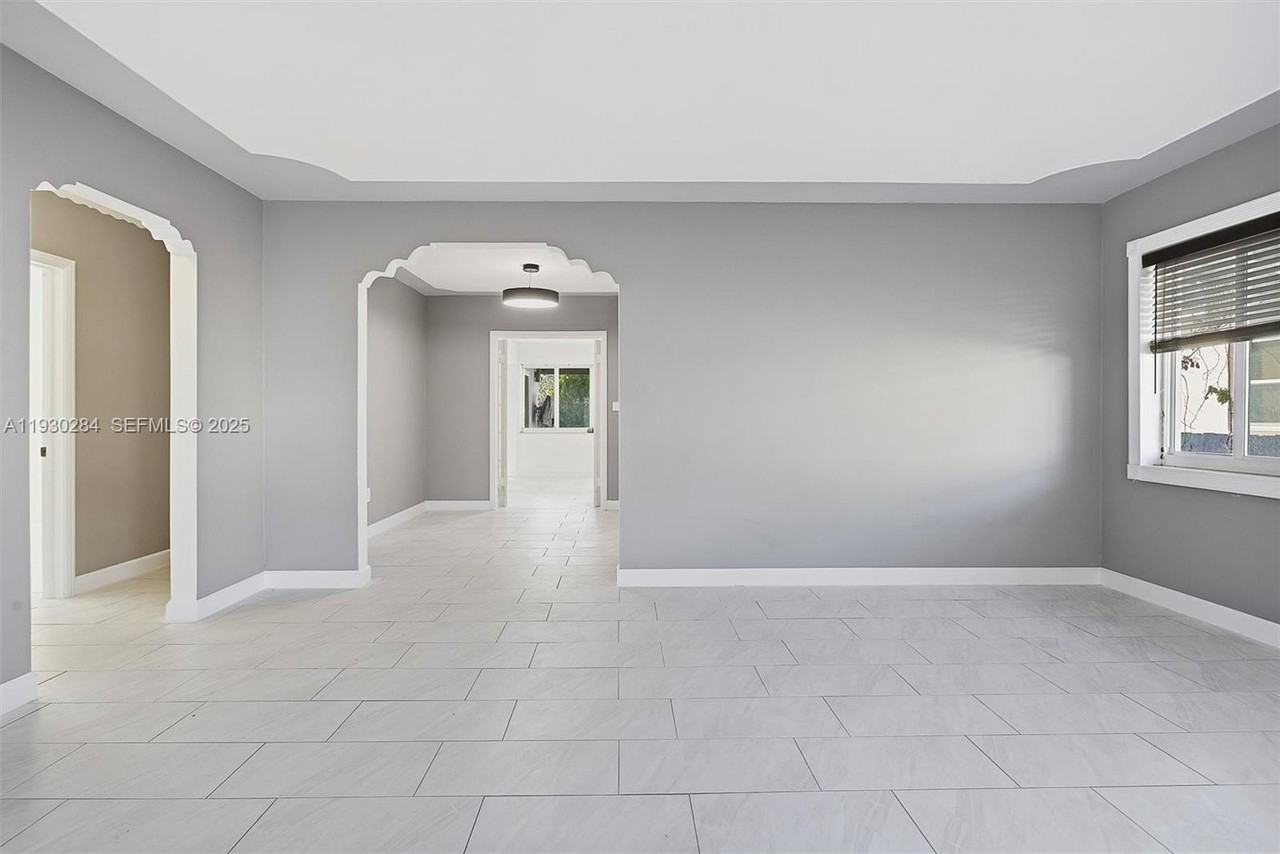 2120 Southwest 16th Street - Photo 4 of 47