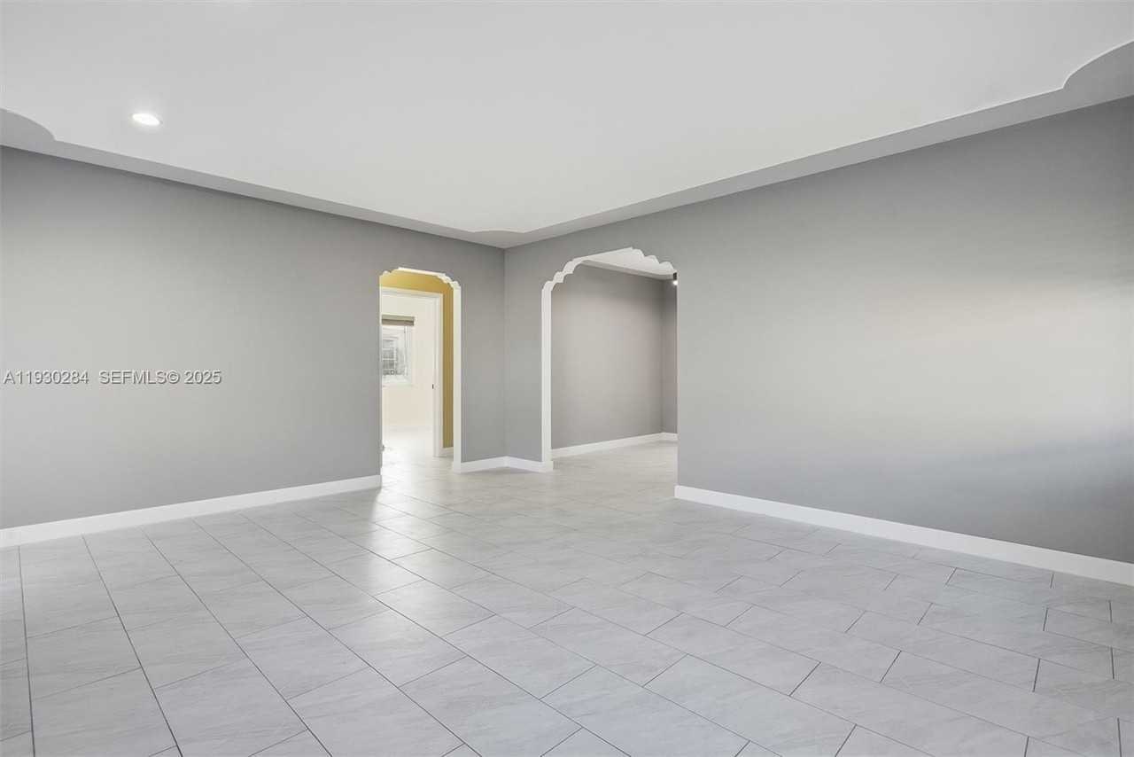 2120 Southwest 16th Street - Photo 5 of 47