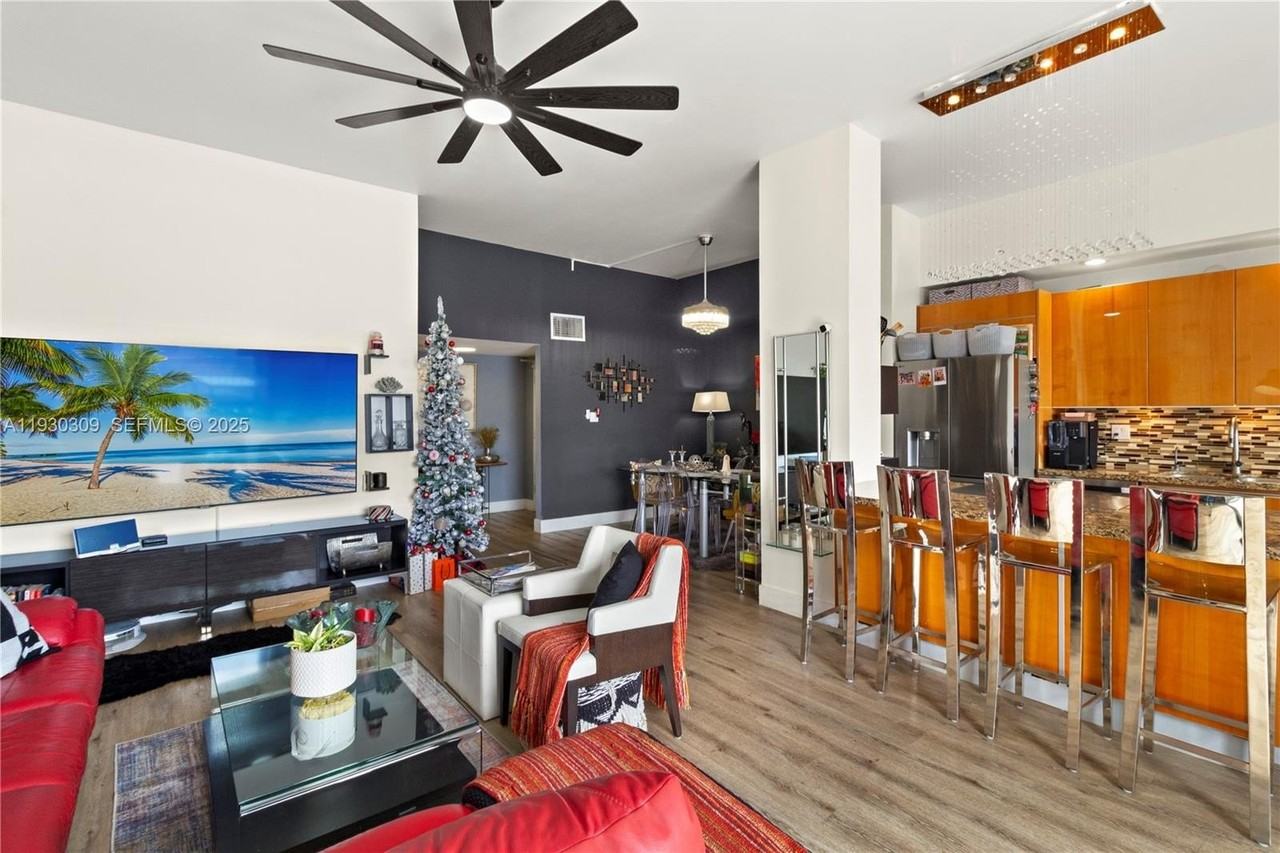 18061 Biscayne Boulevard #PH01 - Photo 3 of 29