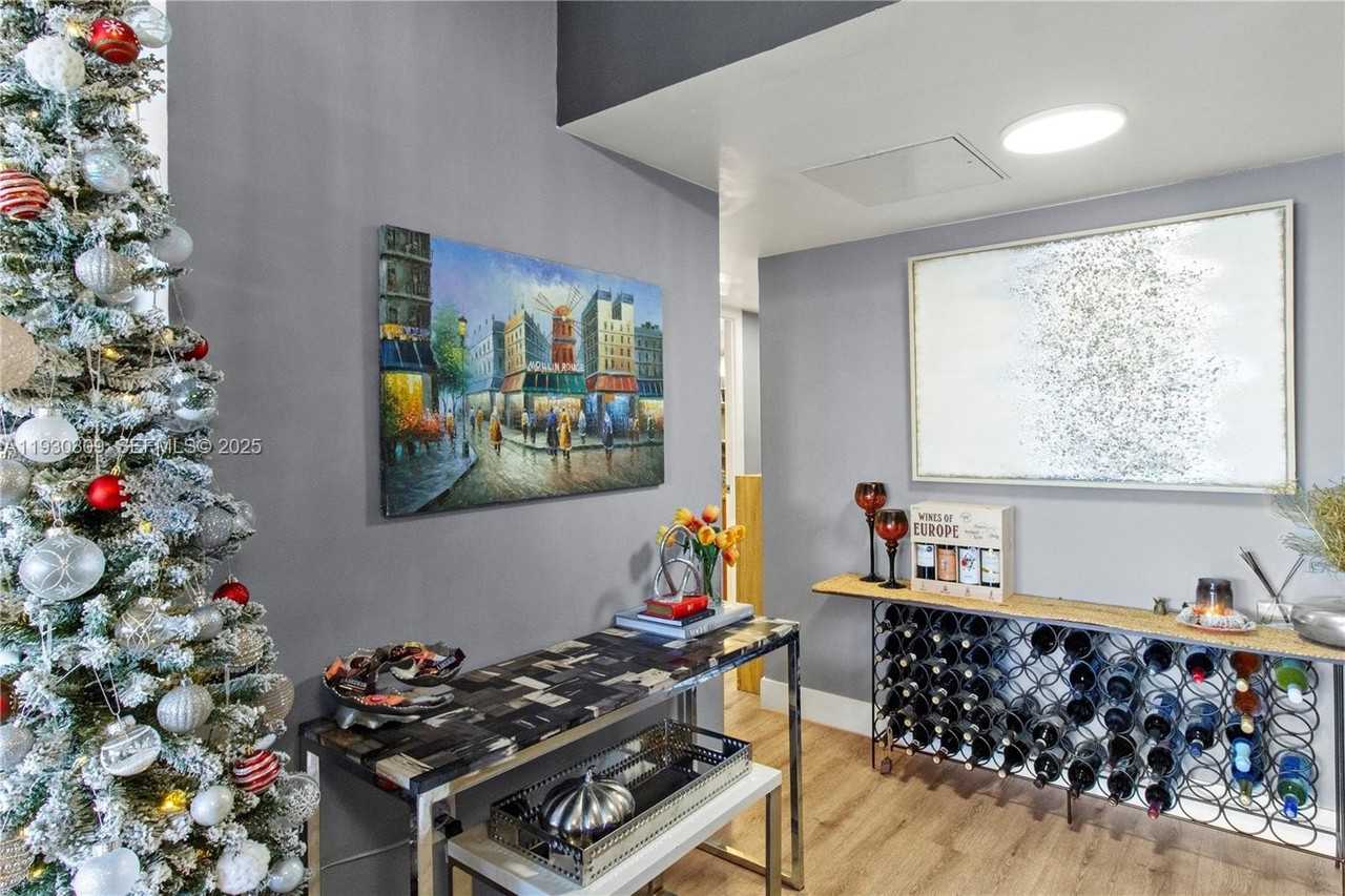 18061 Biscayne Boulevard #PH01 - Photo 6 of 29