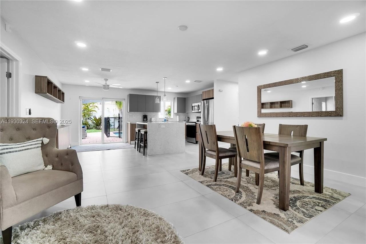 617 Northwest 30th Court #0 - Photo 3 of 36