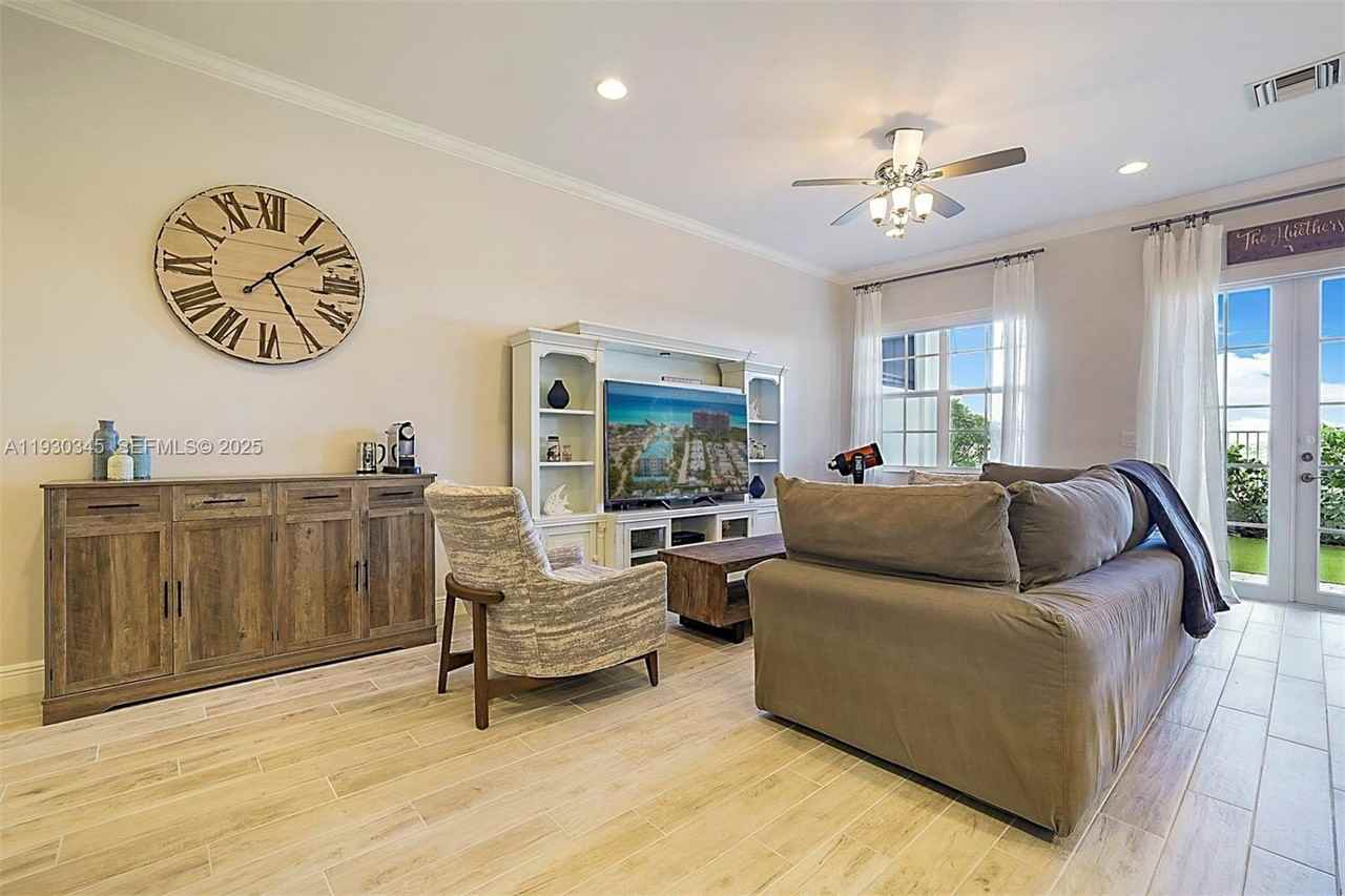 140 Ocean Drive #140 - Photo 4 of 28