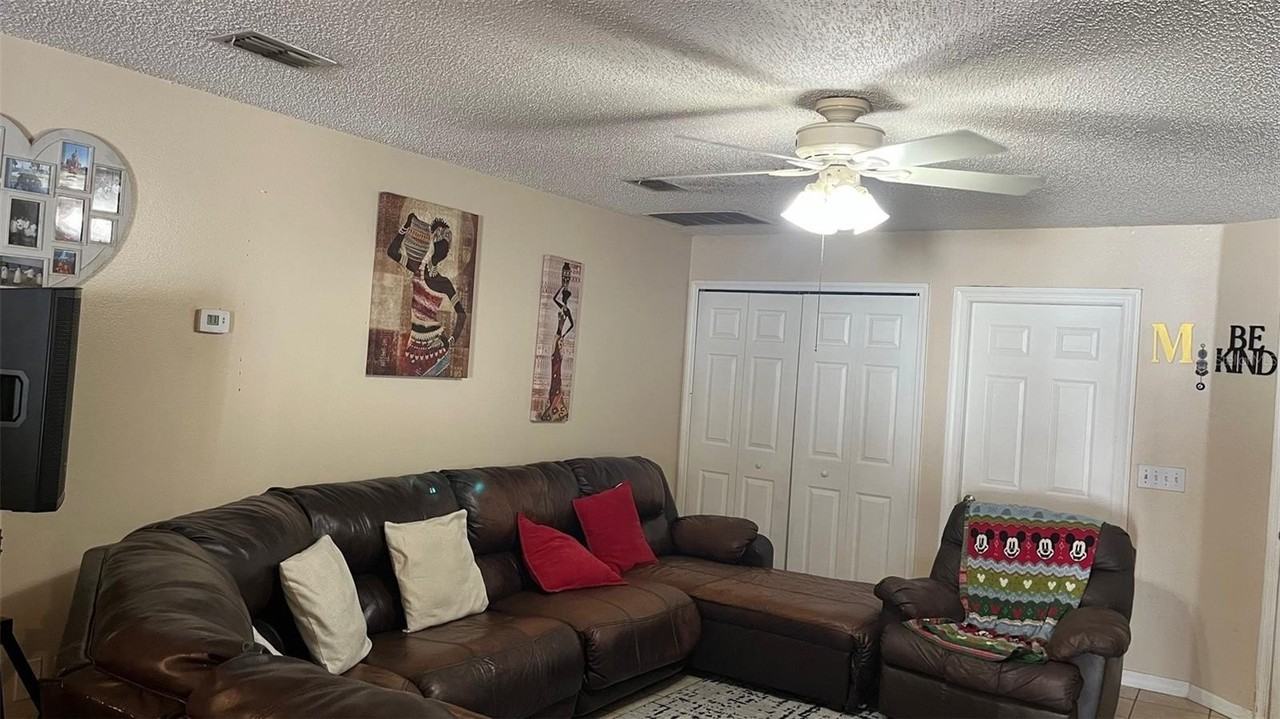 2423 Ruddenstone Way - Photo 4 of 20