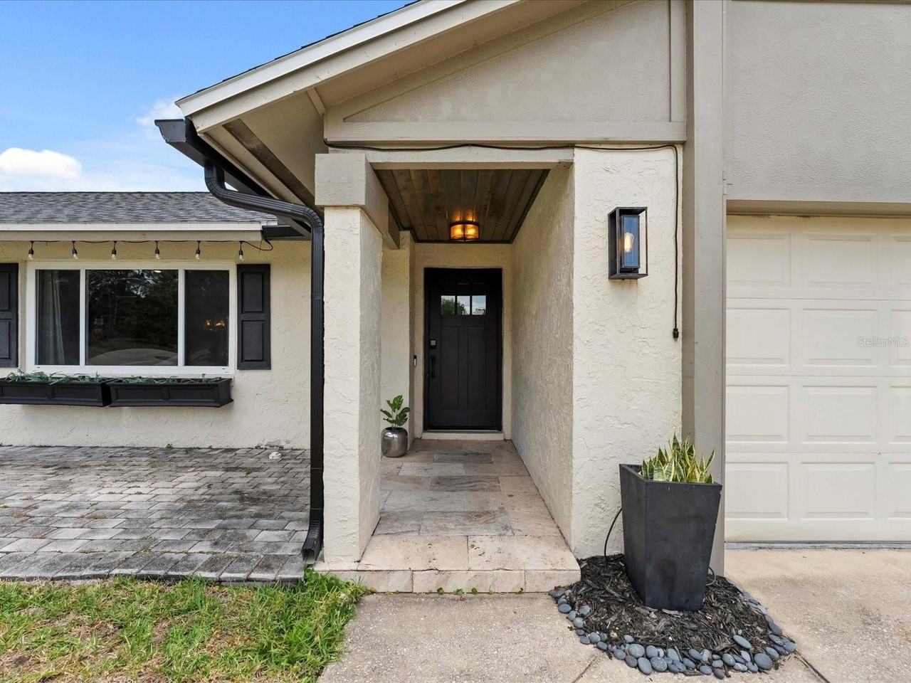 8007 Cote Court - Photo 6 of 31