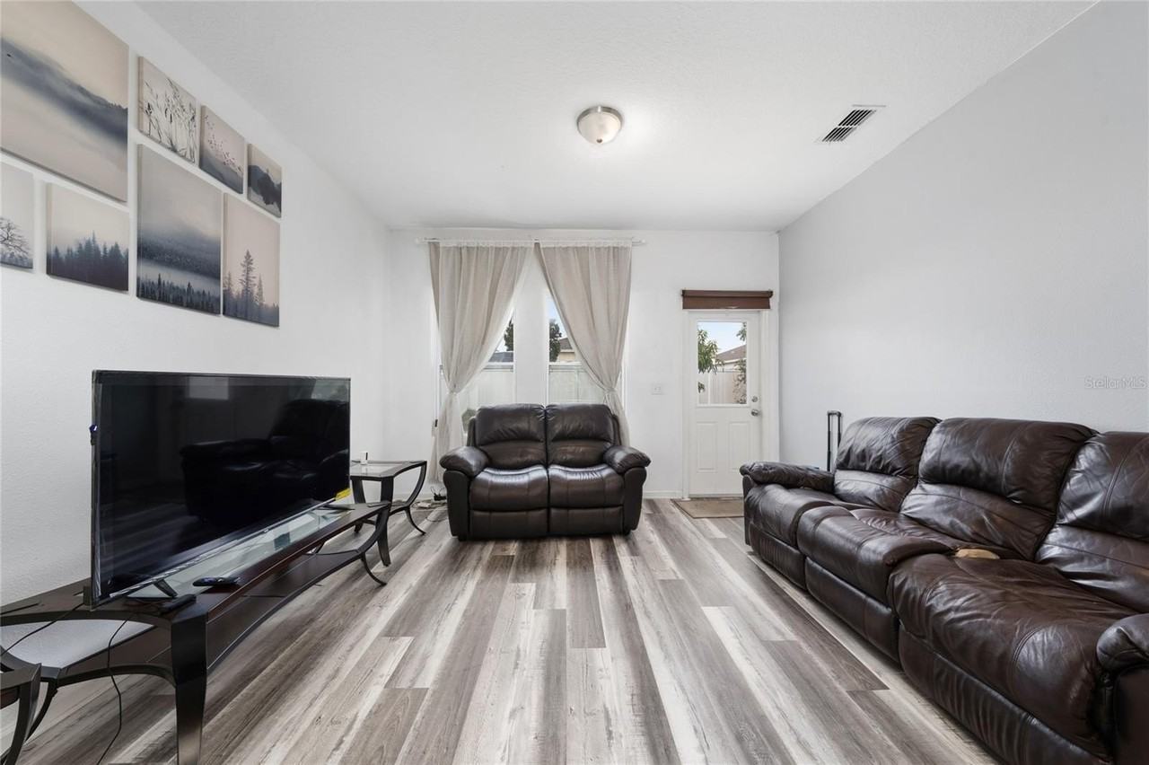 901 Orchid Grove Boulevard - Photo 7 of 28