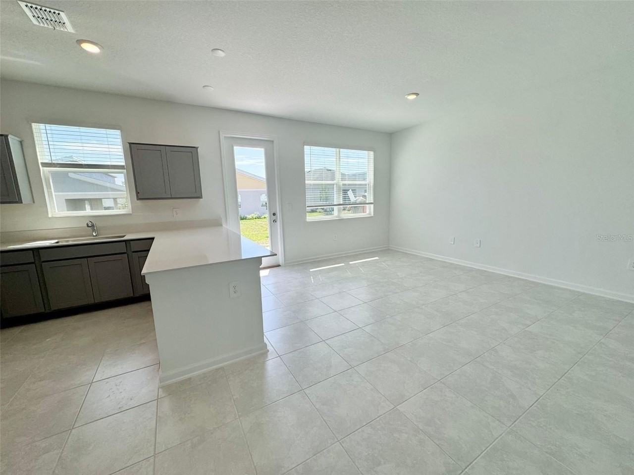 173 Nine Iron Drive - Photo 4 of 15