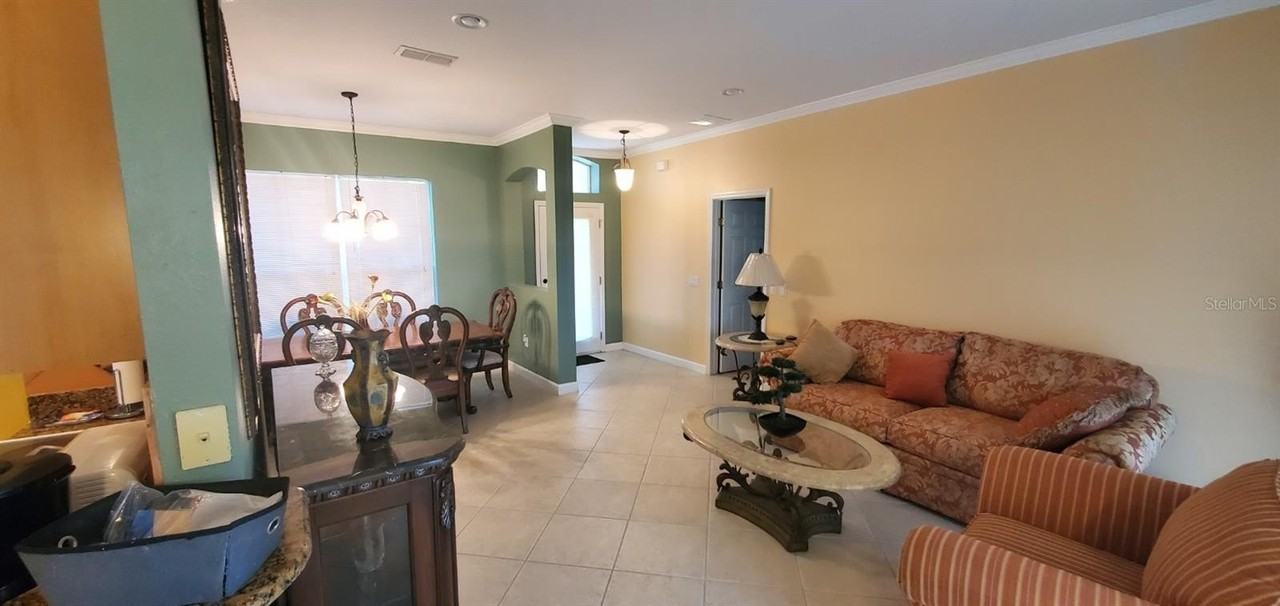 3712 Greencrest Court - Photo 5 of 35