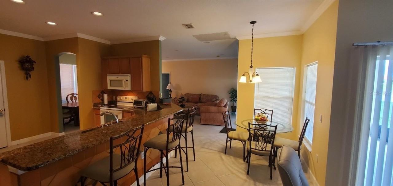 3712 Greencrest Court - Photo 7 of 35