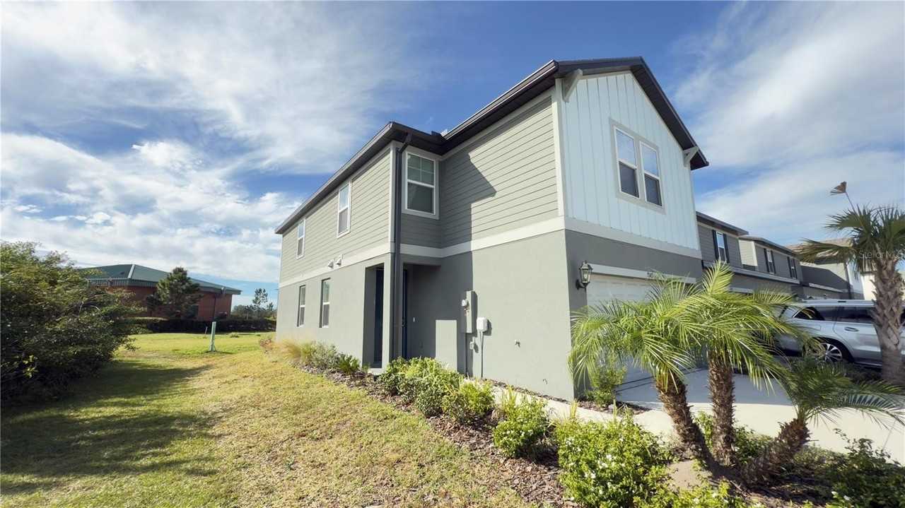 7583 Momentum Pkwy - Photo 3 of 36