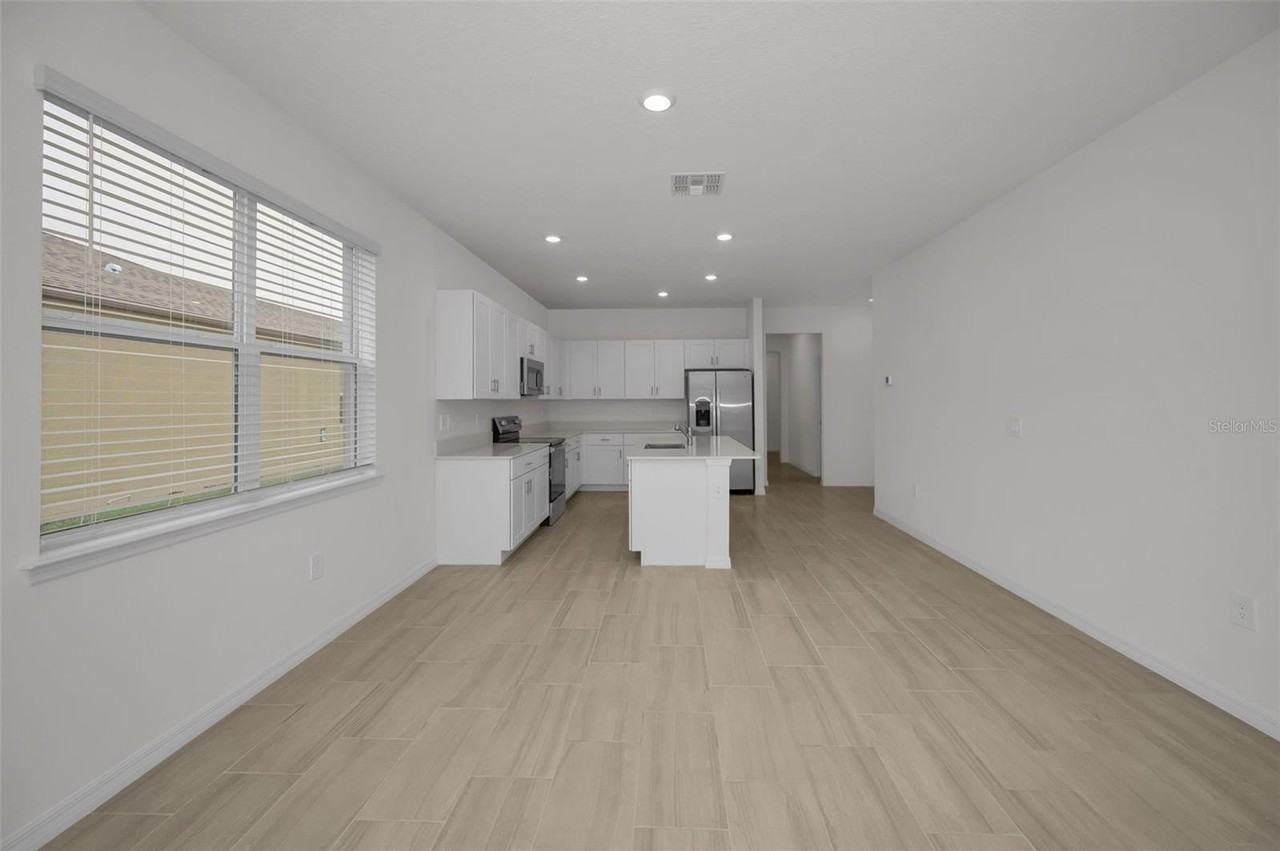 18200 Pleasantview Boulevard - Photo 7 of 34