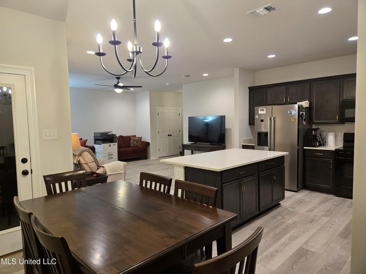 14334 Southern Oak Ave - Photo 7 of 34