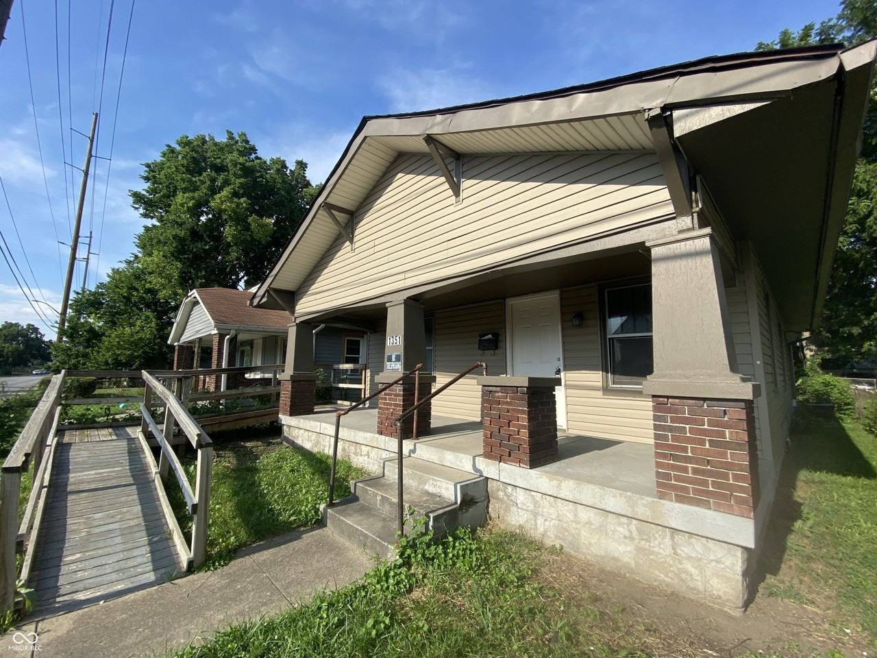 1351 South Belmont Avenue - Photo 3 of 9