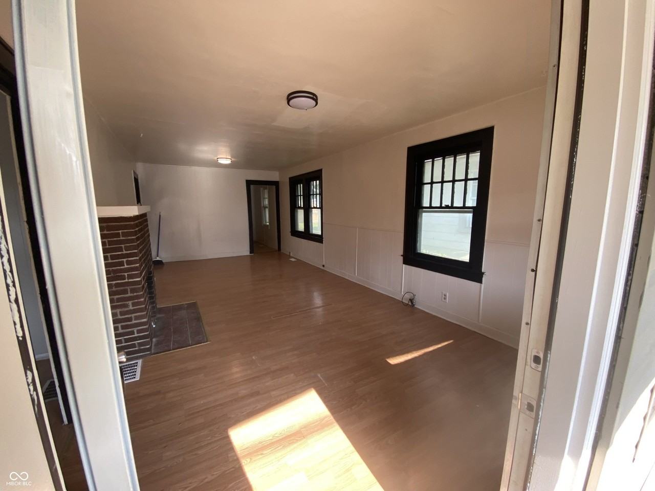 1351 South Belmont Avenue - Photo 6 of 9