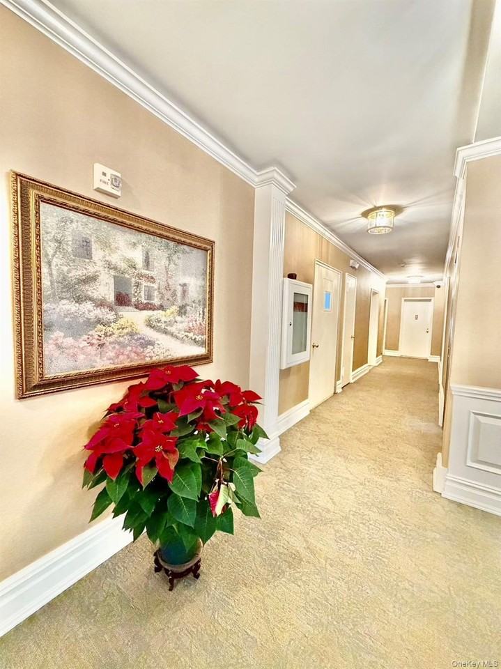 111 7th St Apt 410 #410 - Photo 6 of 16