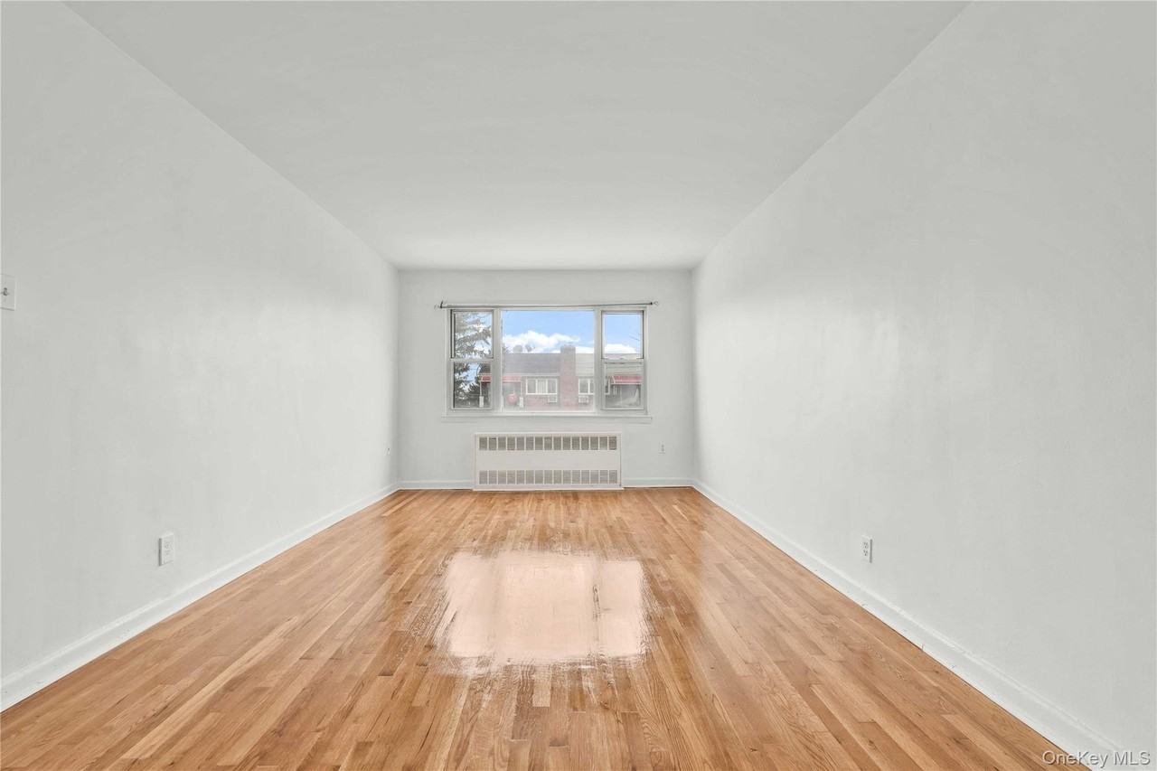 61-12 70th Street - Photo 6 of 21