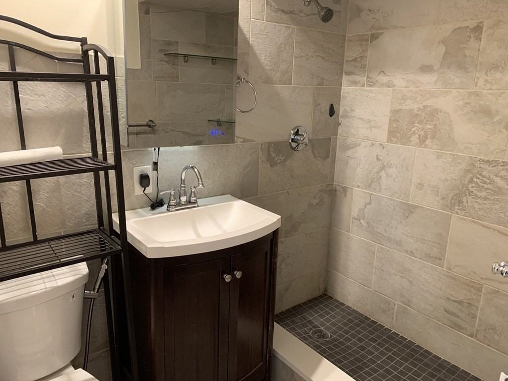 140 Church Street #B - Photo 6 of 8