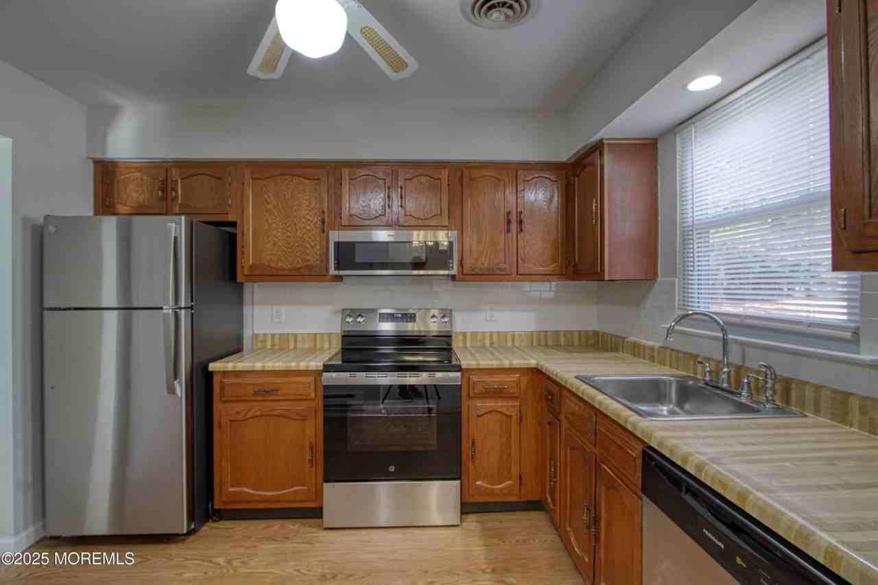 12 Birchwood Drive #B - Photo 2 of 25