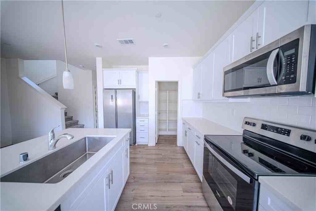 558 Pablo Rd - Photo 3 of 20