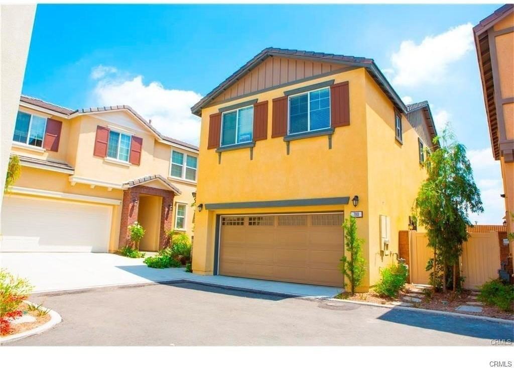 780 Huron Dr - Photo 2 of 16