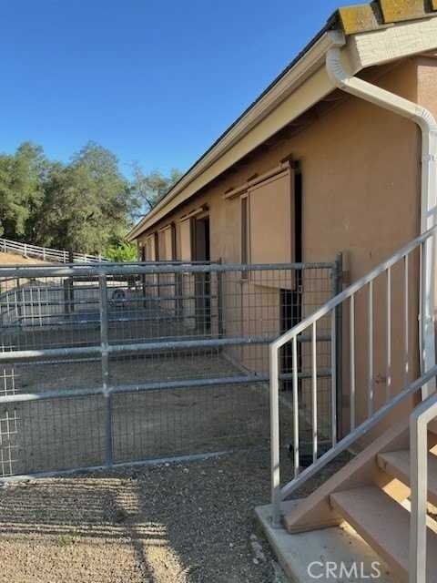 18110 Avenida Bosque - Photo 2 of 19