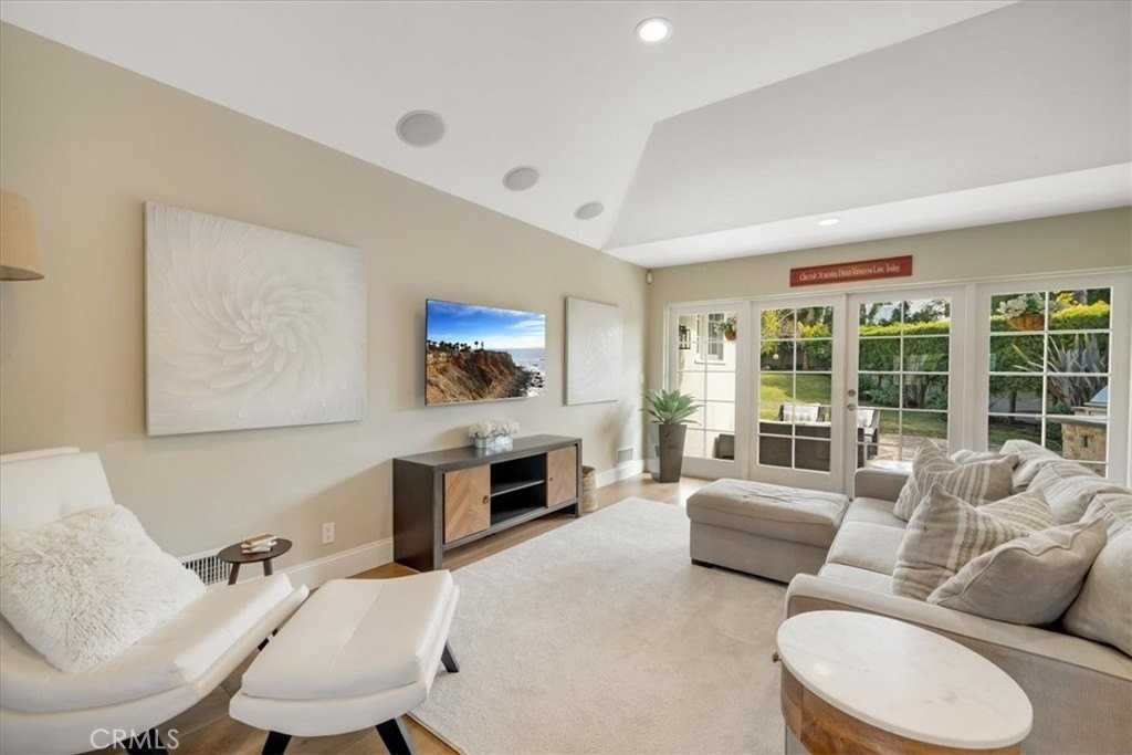 1517 Espinosa Circle - Photo 7 of 25