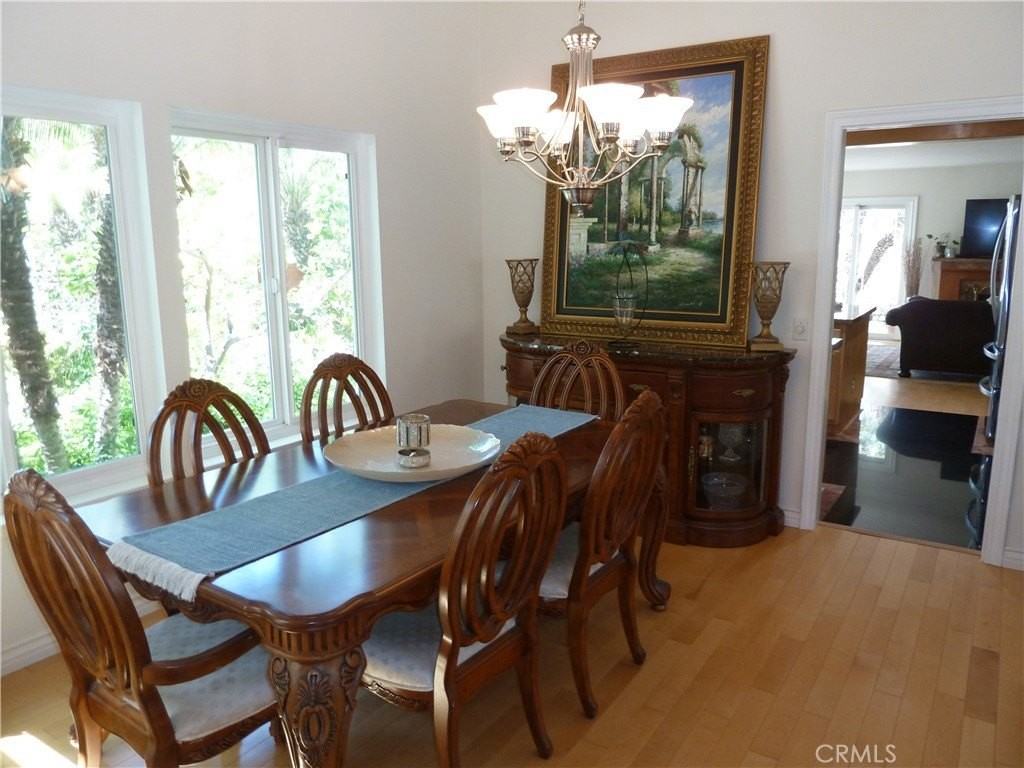 411 Newcastle Street - Photo 5 of 26