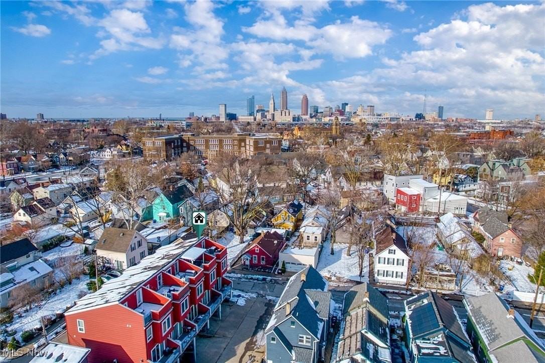 2565 West 9th Street - Photo 3 of 31