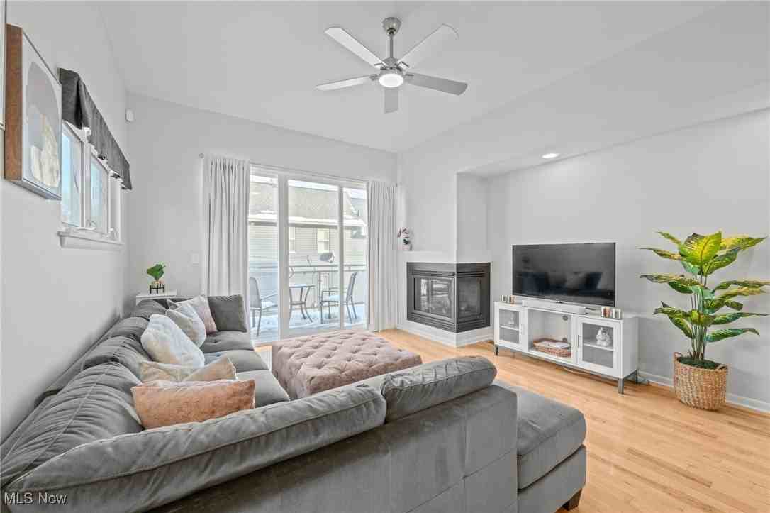 2565 West 9th Street - Photo 7 of 31